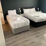 Twelve - Boutique -galway Centre -6 Bed En-suite - Free Parking Galway