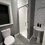 Twelve - Boutique -galway Centre -6 Bed En-suite - Free Parking Semesterbostad *
