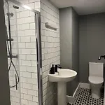 Twelve - Boutique -galway Centre -6 Bed En-suite - Free Parking *