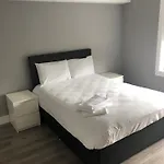 Twelve - Boutique -galway Centre -6 Bed En-suite - Free Parking Semesterbostad
