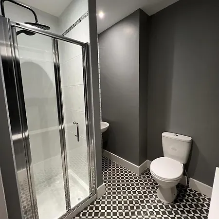 Twelve - Boutique -galway Centre -6 Bed En-suite - Free Parking * גלוואיי
