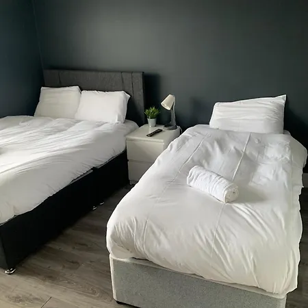 Holiday home Twelve - Boutique -galway Centre -6 Bed En-suite - Free Parking *
