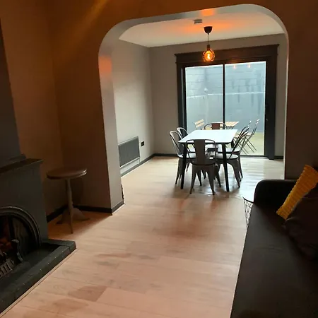 Twelve - Boutique -galway Centre -6 Bed En-suite - Free Parking גלוואיי