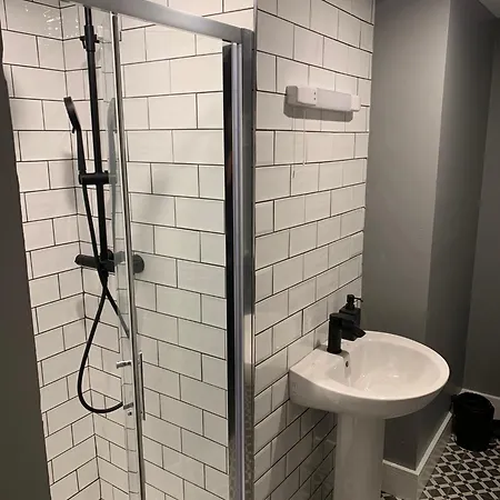 Twelve - Boutique -galway Centre -6 Bed En-suite - Free Parking גלוואיי
