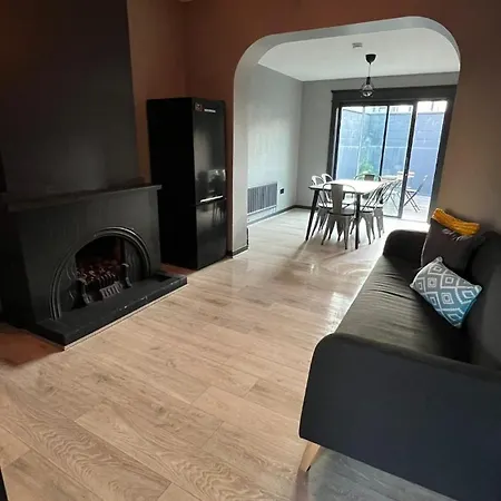 Twelve - Boutique -galway Centre -6 Bed En-suite - Free Parking Galway