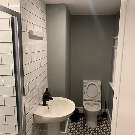 Twelve - Boutique -galway Centre -6 Bed En-suite - Free Parking *