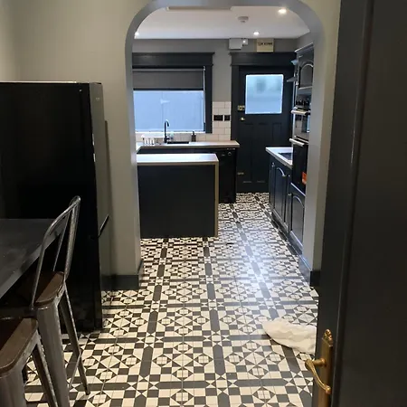 Casa de Férias Twelve - Boutique -galway Centre -6 Bed En-suite - Free Parking *