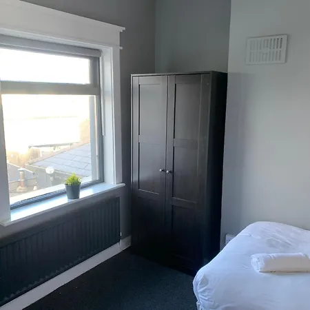 Twelve - Boutique -galway Centre -6 Bed En-suite - Free Parking