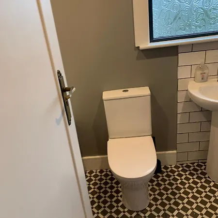 Twelve - Boutique -galway Centre -6 Bed En-suite - Free Parking Casa de Férias Galway