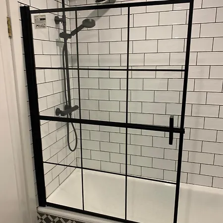 Twelve - Boutique -galway Centre -6 Bed En-suite - Free Parking Prázdninový dům *