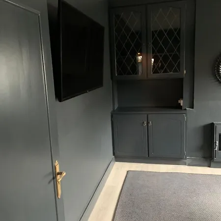 Twelve - Boutique -galway Centre -6 Bed En-suite - Free Parking