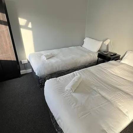 Twelve - Boutique -galway Centre -6 Bed En-suite - Free Parking Сasa de vacaciones Galway