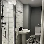 Twelve - Boutique -galway Centre -6 Bed En-suite - Free Parking Ferienhaus