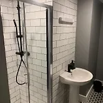 Twelve - Boutique -galway Centre -6 Bed En-suite - Free Parking Galway