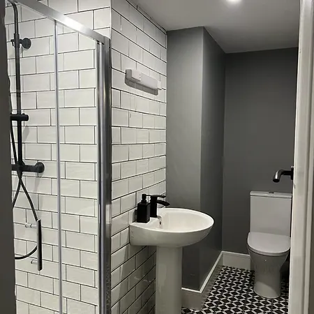 Twelve - Boutique -galway Centre -6 Bed En-suite - Free Parking Dom wakacyjny
